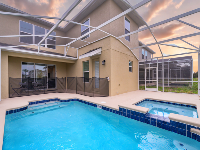 Soak up the Florida sunshine and make the most of the beautiful weather while relaxing in your private pool or grilling on the BBQ.
