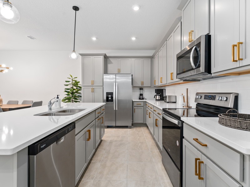 Fully equipped kitchen with all the appliances you need to prepare delicious meals.
