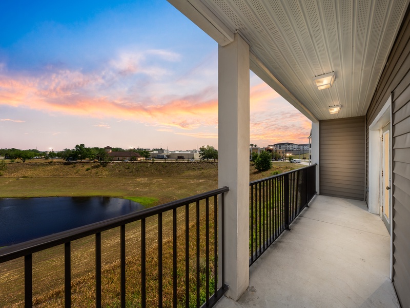 Savor the breathtaking beauty of Florida's sunset views.