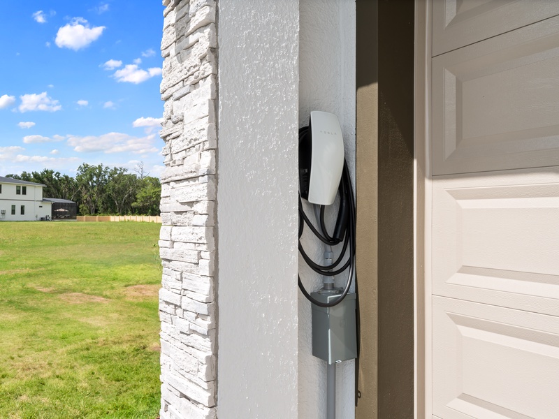 Modern, sustainable stay with EV charger included