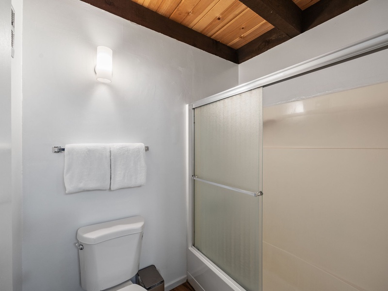 Alternate view of Bathroom #1