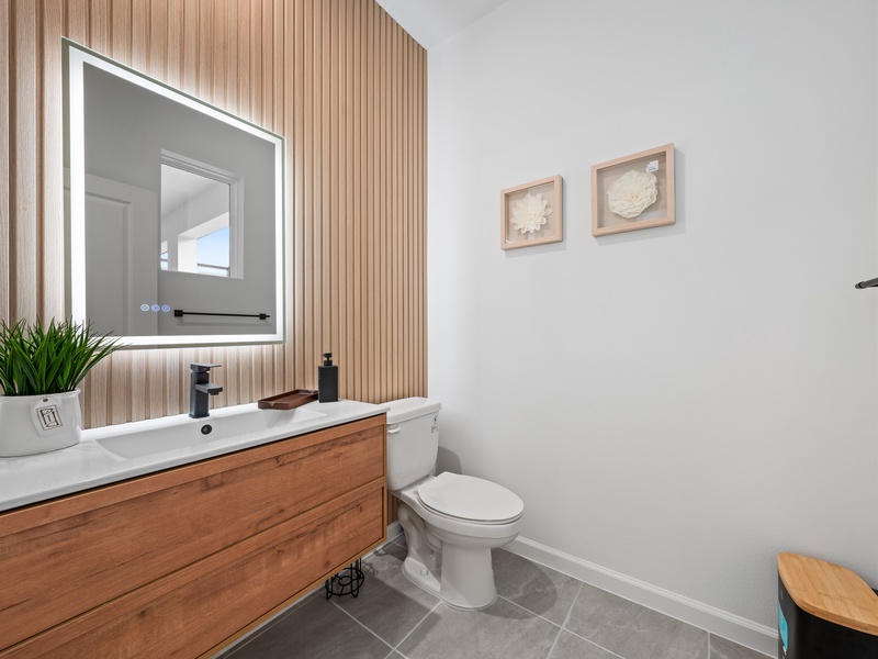 For your convenience, the guest bathroom is just off the living room and close to the pool area.