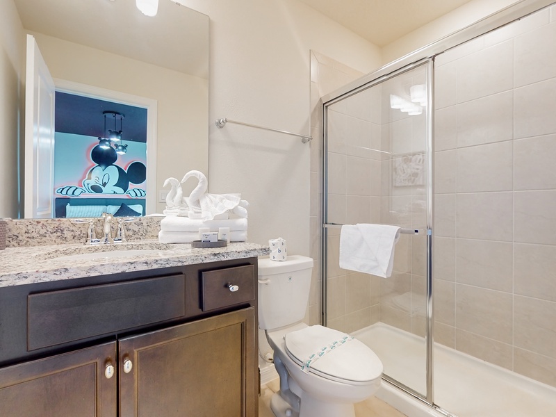 Private ensuite to Mickey Mouse bedroom