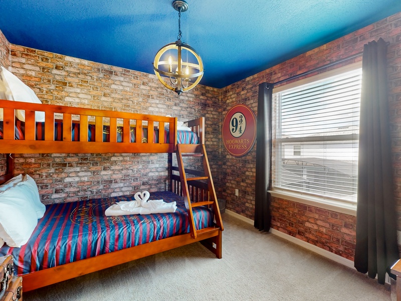 2nd floor Harry Potter bunk room, sleeps 3.  Has walk in closet, tv and private ensuite