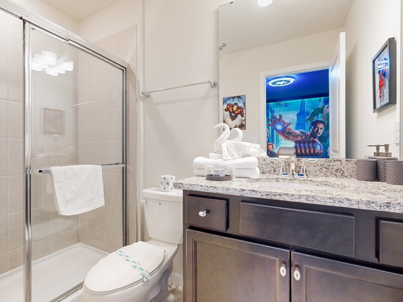 Private ensuite to Avengers bedroom