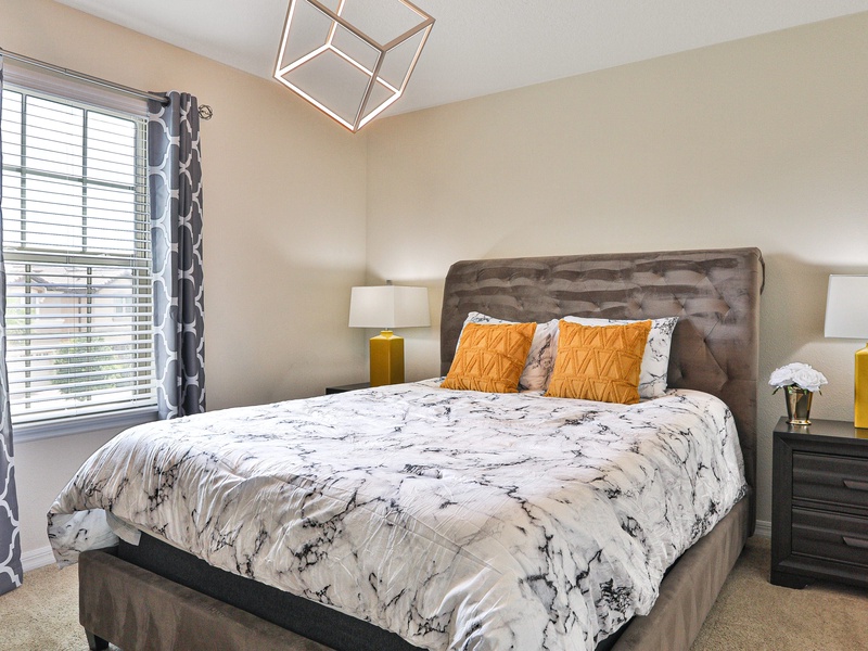 Bedroom #4 - Queen bed on 2nd floor with TV & walk in closet