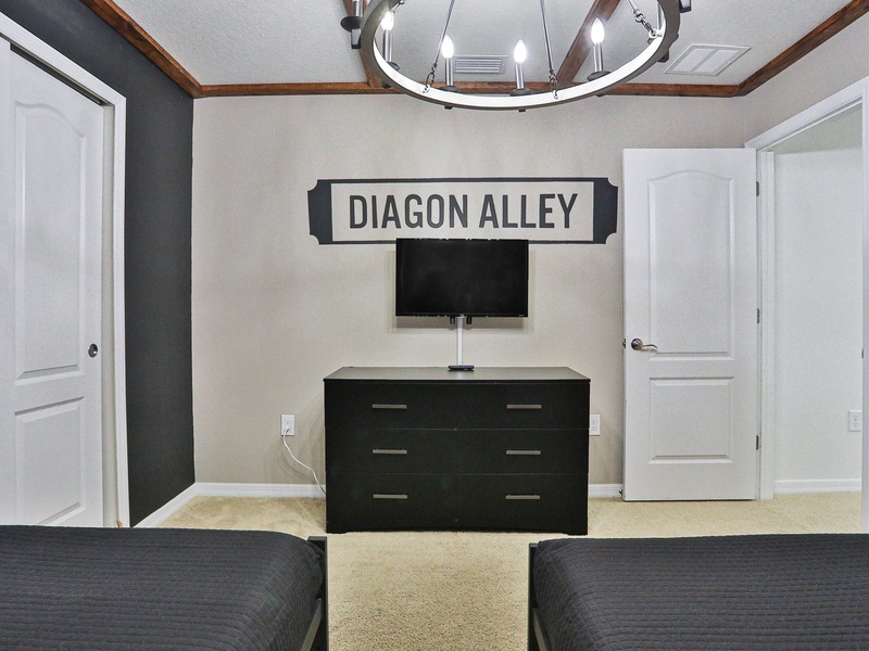 Bedroom #6 - Harry Potter - 2 twin beds on 2nd floor with TV