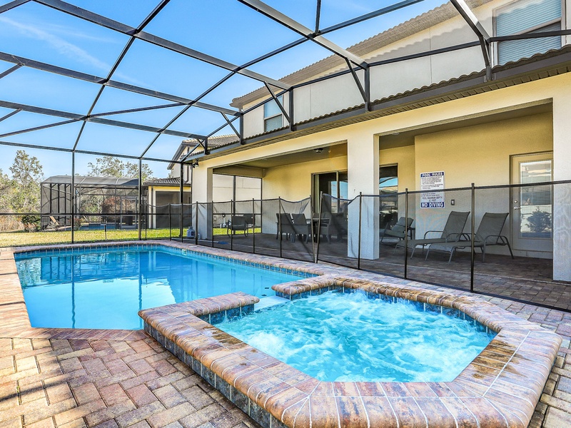 Private, enclosed lanai