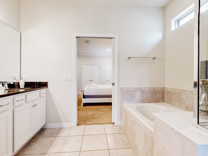 1st floor ensuite with access to lanai