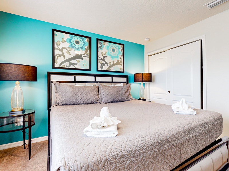 Bedroom #8 - King, attached to jack & jill bathroom