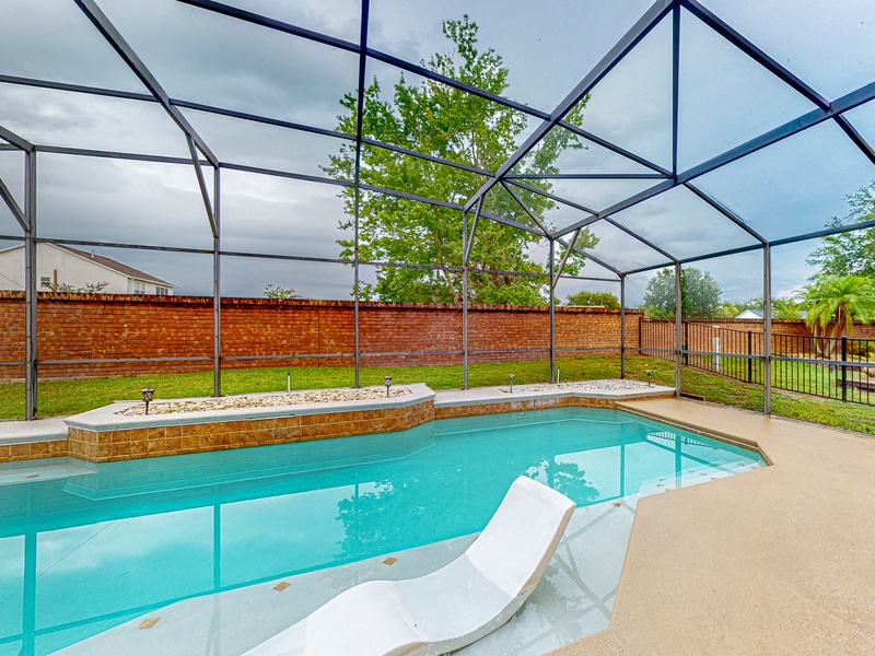 Sunlit Serenity Oasis
