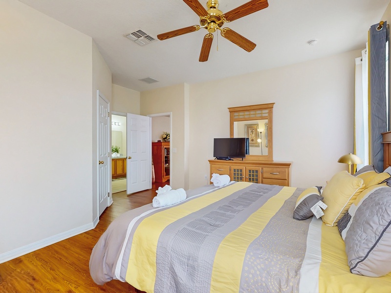 Bedroom #4 - King Bed - Master bedroom in back of home with TV, walk in closet & private ensuite.