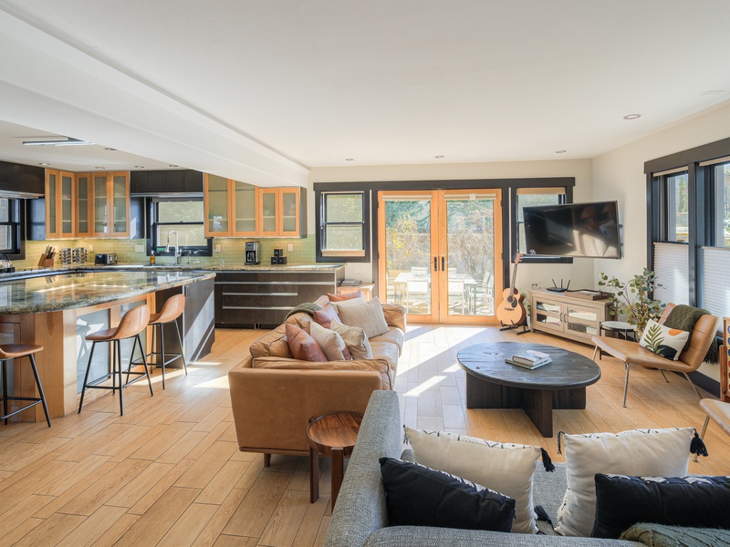 Vacation Rental - 6BR in Downtown Breck