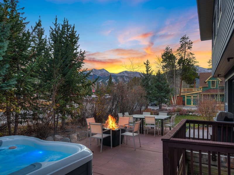 Vacation Rental - 6BR in Downtown Breck