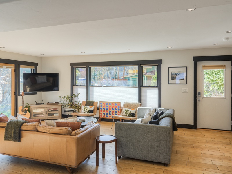 Vacation Rental - 6BR in Downtown Breck