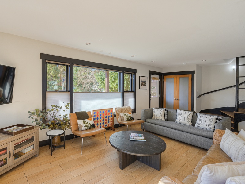 Vacation Rental - 6BR in Downtown Breck