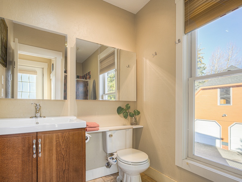 Vacation Rental - 6BR in Downtown Breck