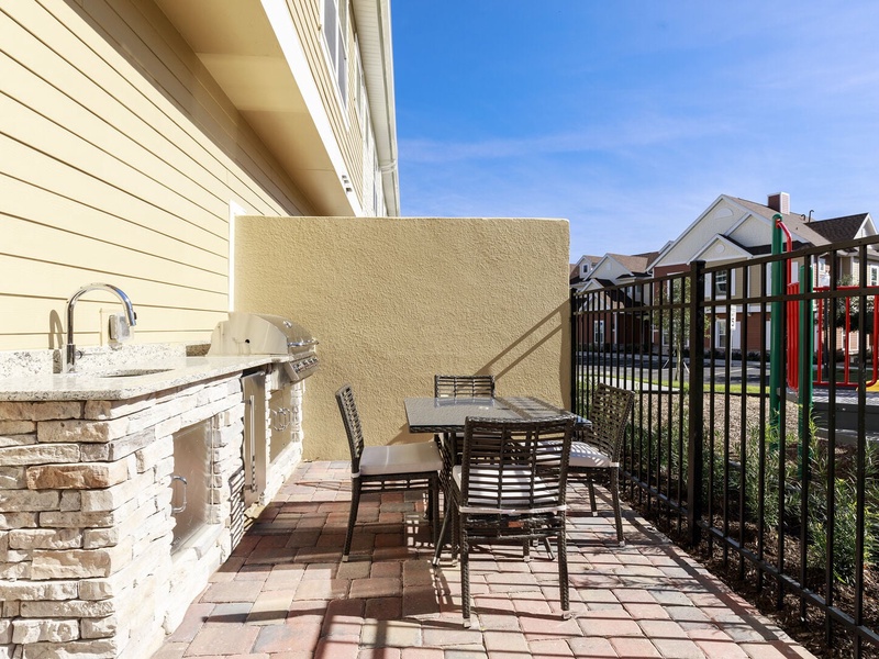 Enjoy a family barbecue in the Sunny State!