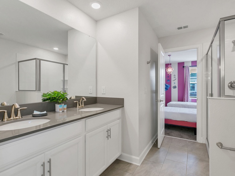 Beautiful high quality Bathrooms!
