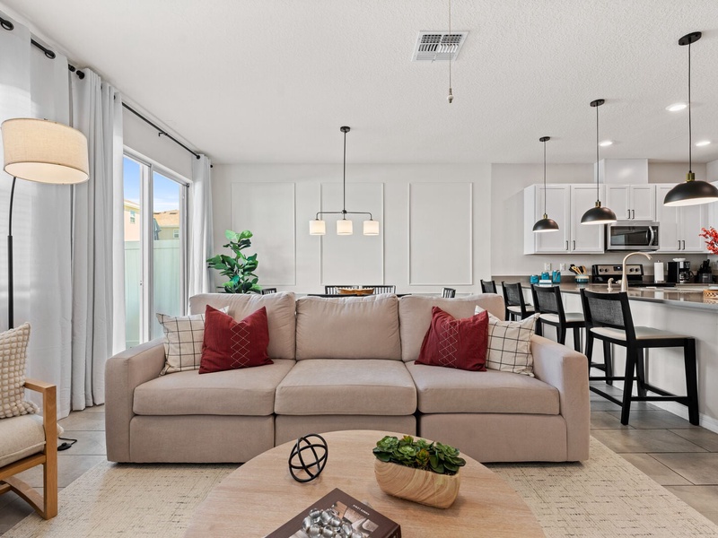 Stay Near Disney – Comfortable Vacation Rental Just 10 Minutes Away!