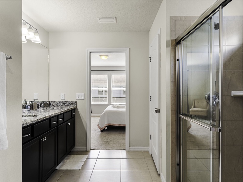Full private bathroom with fresh towels and complimentary toiletries for your convenience.
