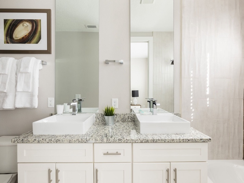 Beautiful high quality Bathrooms!