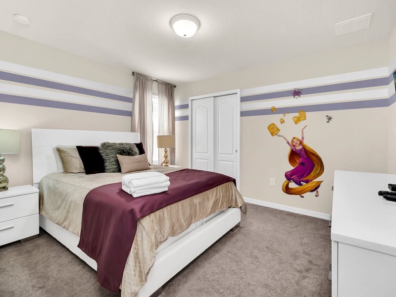 Rest in our High Quality beds, right after a long day in the parks!