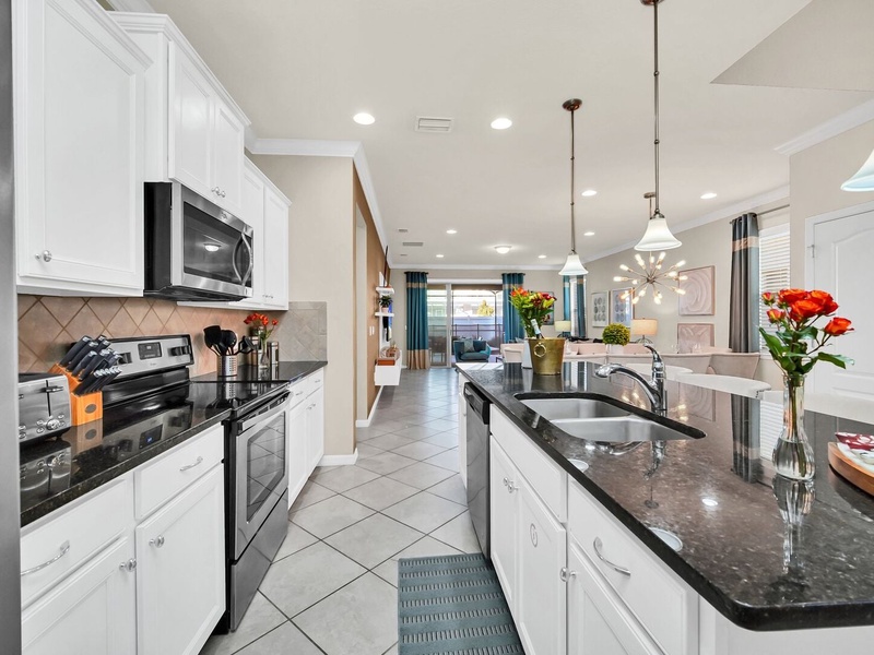 Fully Equipped Kitchen!