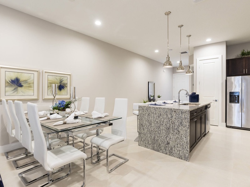 Spacious & Comfortable areas to enjoy with family!
