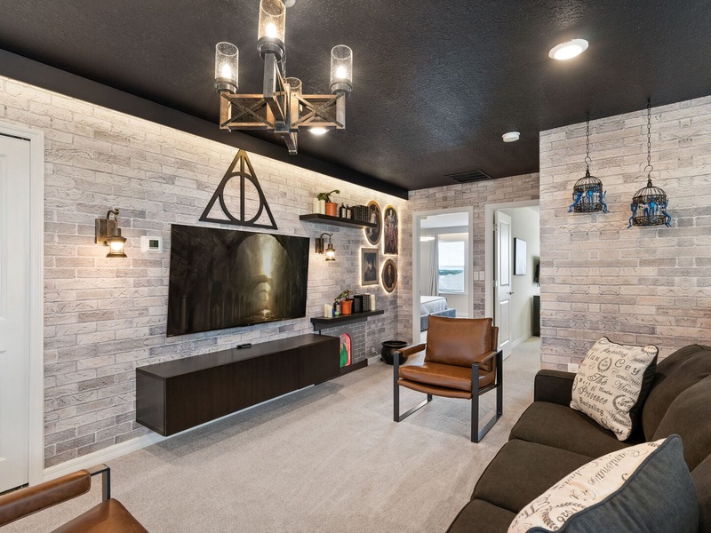 Fan of Harry Potter? Enjoy a movie marathon in our Harry Potter themed TV room.