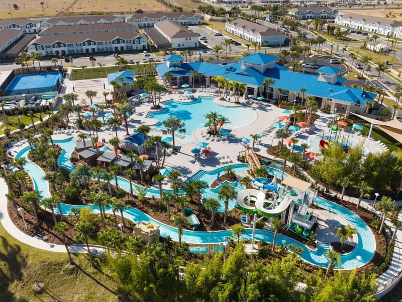 Located in Windsor Island Resort, where you get access to all its amenities.