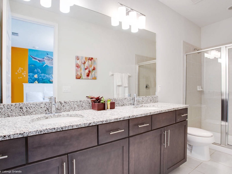 Beautiful high quality Bathrooms!