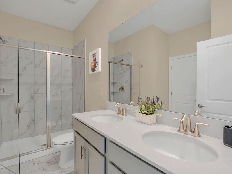 Beautiful high quality Bathrooms!