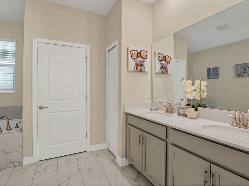 Beautiful high quality Bathrooms!