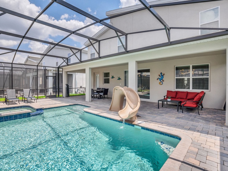 Enjoy a family day in our private pool!
