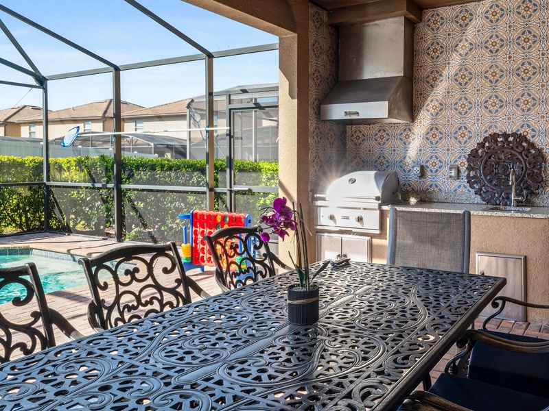 Enjoy meals with your family in the fresh air.