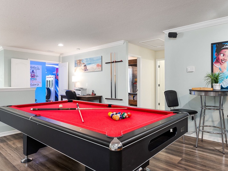 At the second floor, you'll find more space for entertainment with a home cinema and a pool table.