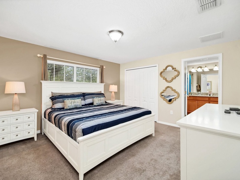 Unwind after a day in the parks in our plush, high-quality beds.