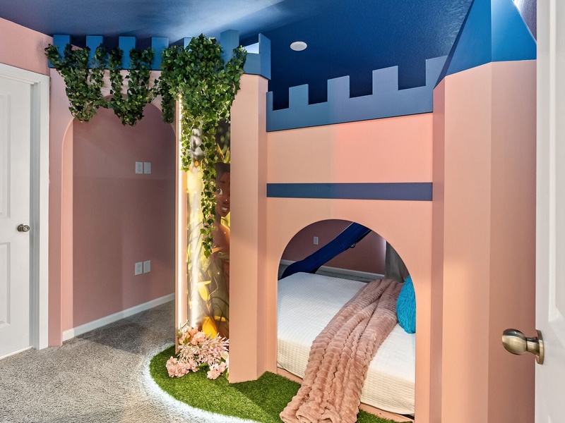 Let your children rest and dream in a magical princess-themed room straight out of a fairytale.
