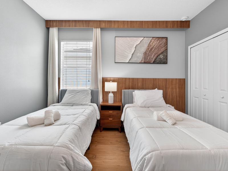 Rest in our high-quality beds after a long day at the parks.