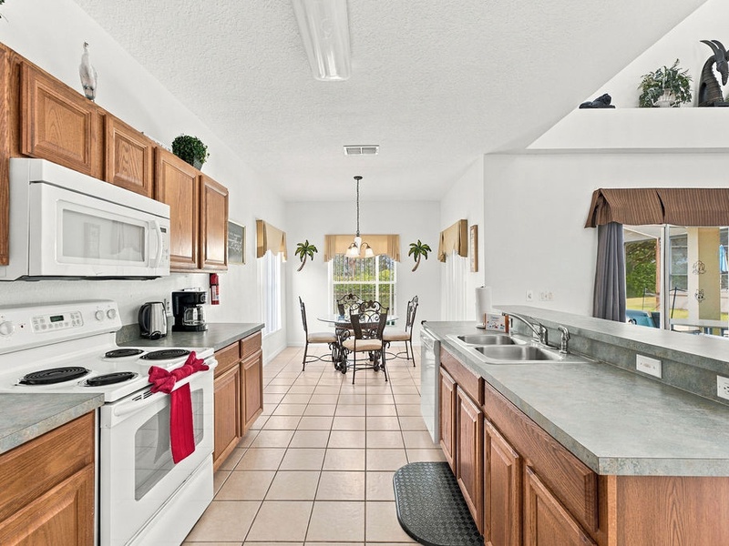 Everything you need to make family meals and vacation mornings feel effortless.