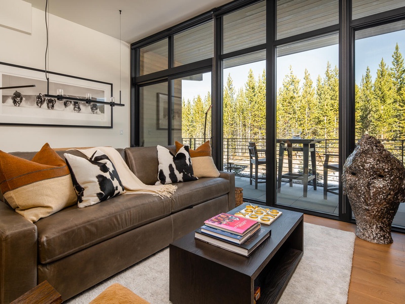 215 LakeLodge