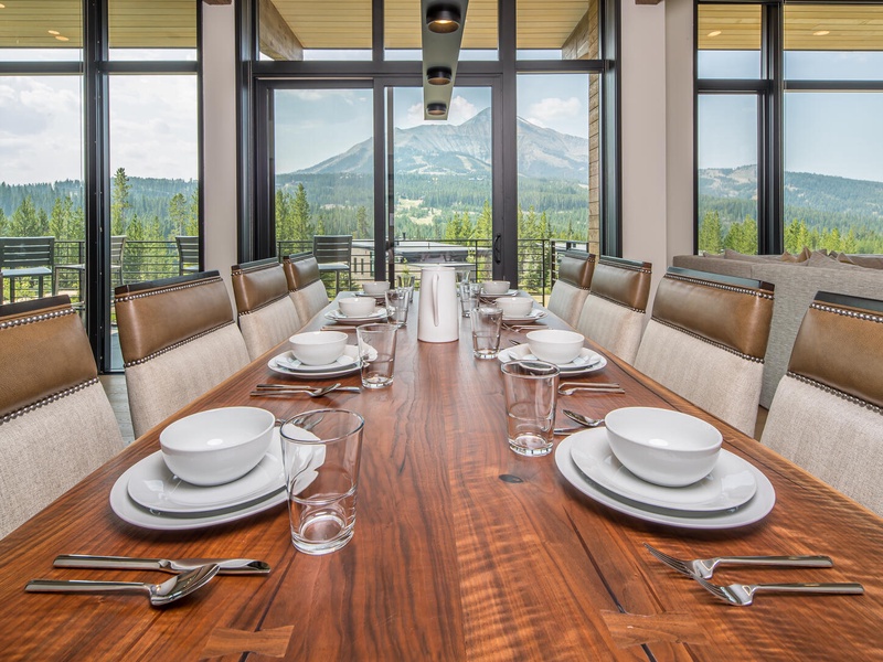 202 LakeLodge
