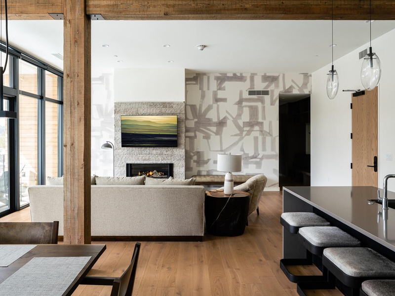 220 LakeLodge