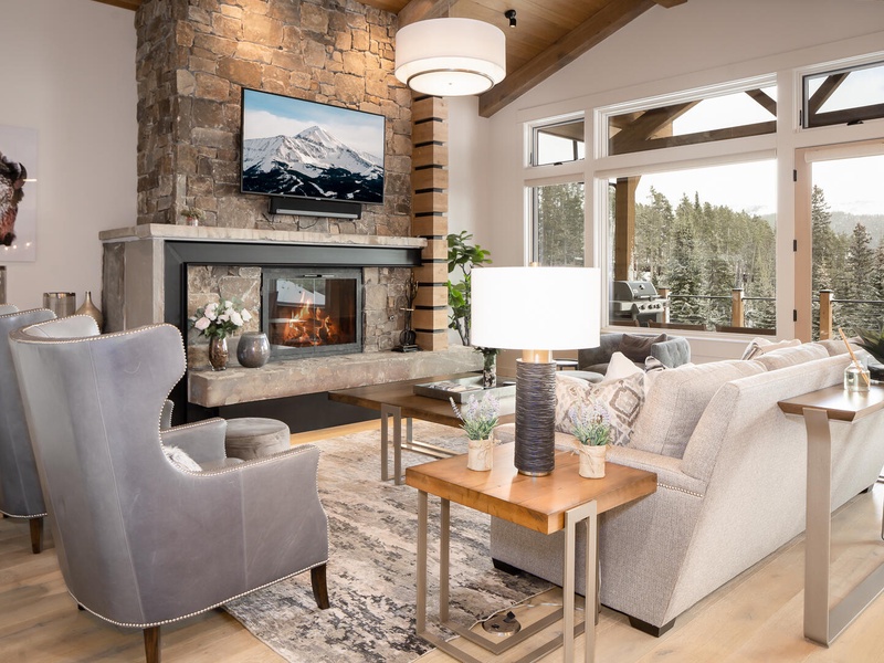 83B Lodgeside