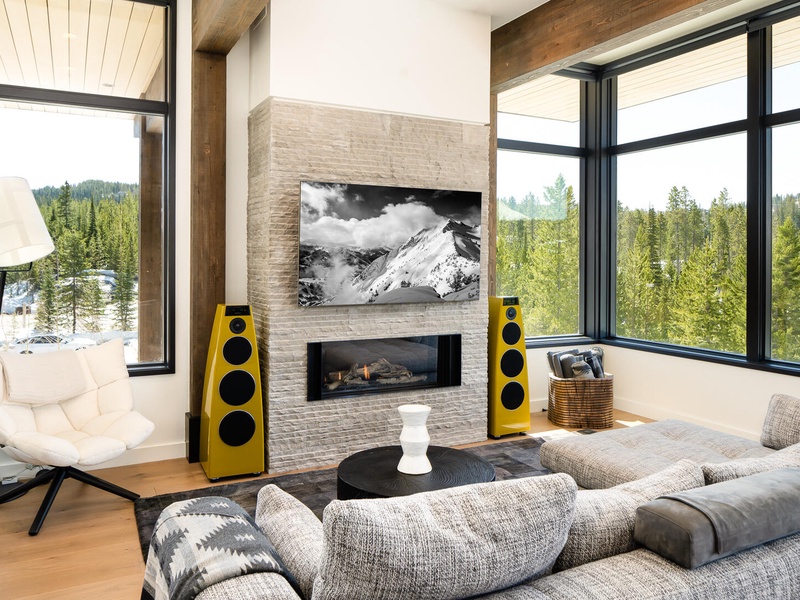 232 LakeLodge