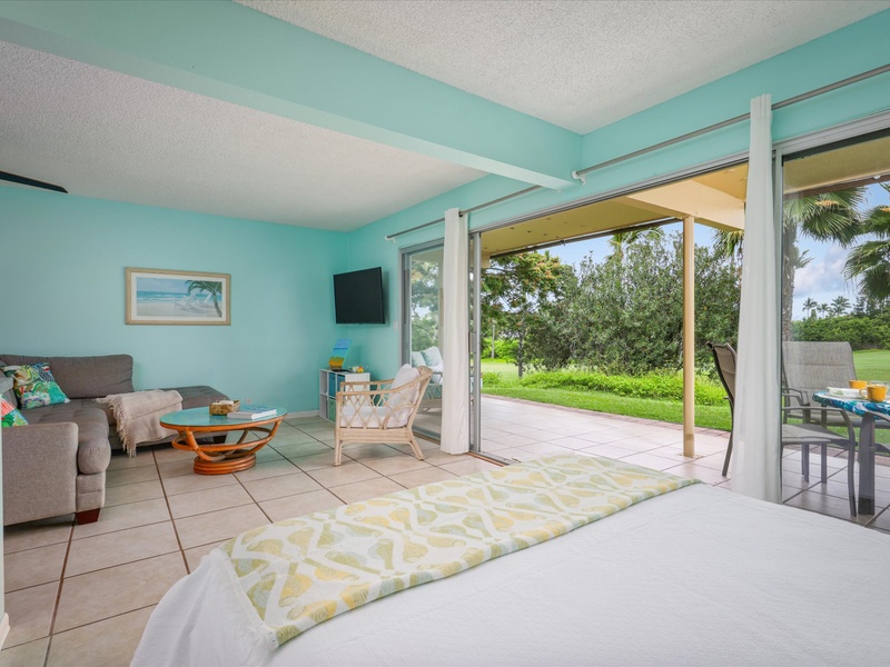 Murphy Bed - Living Area - Lanai