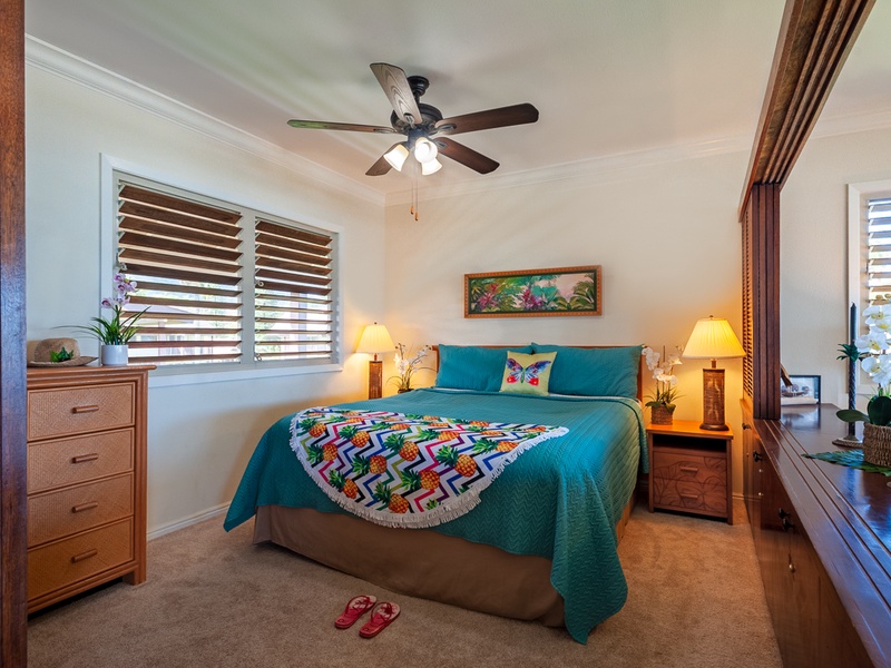 Hanalei Colony Resort F3 king bedroom