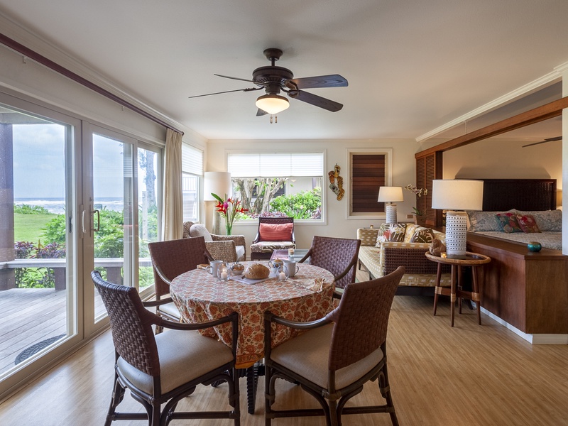 Haena vacation rentals | Hanalei Colony Resort E1 dining area