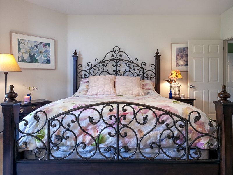 Princeville rentals | Emmalani Court 411 | master bedroom